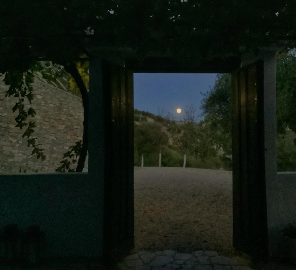 Cortijo La Fe Guest House Montefrio Luaran gambar